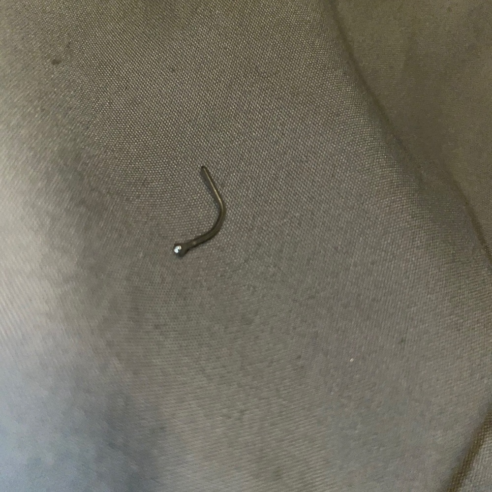 “18 nose ring